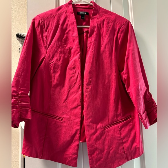 Torrid Jackets Coats Dark Pink Blazer With Ruched Sleeves Poshmark pink-blazer-outfit-blazer-outfits-for-women-pink-blazer-outfits